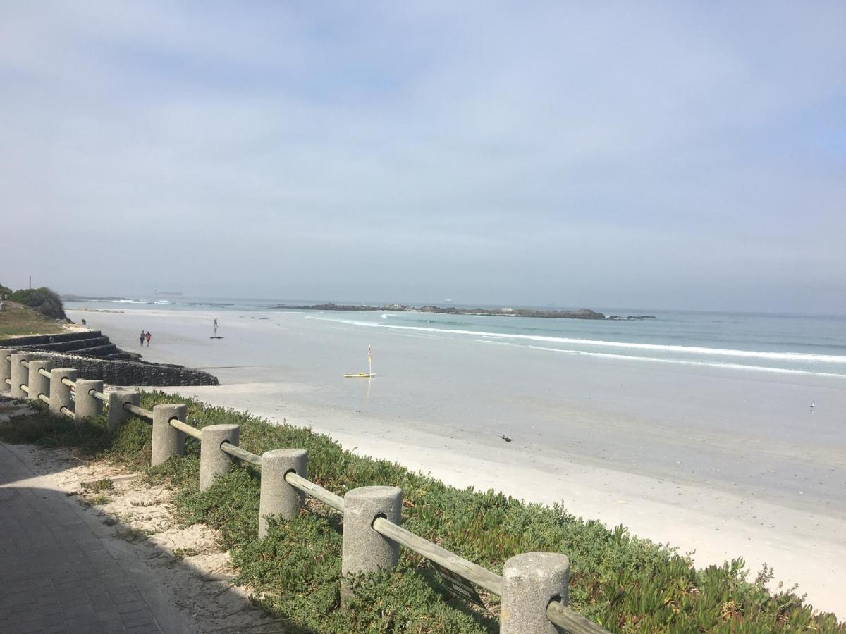 2Whitewaters Bloubergstrand Homestay Esterno foto