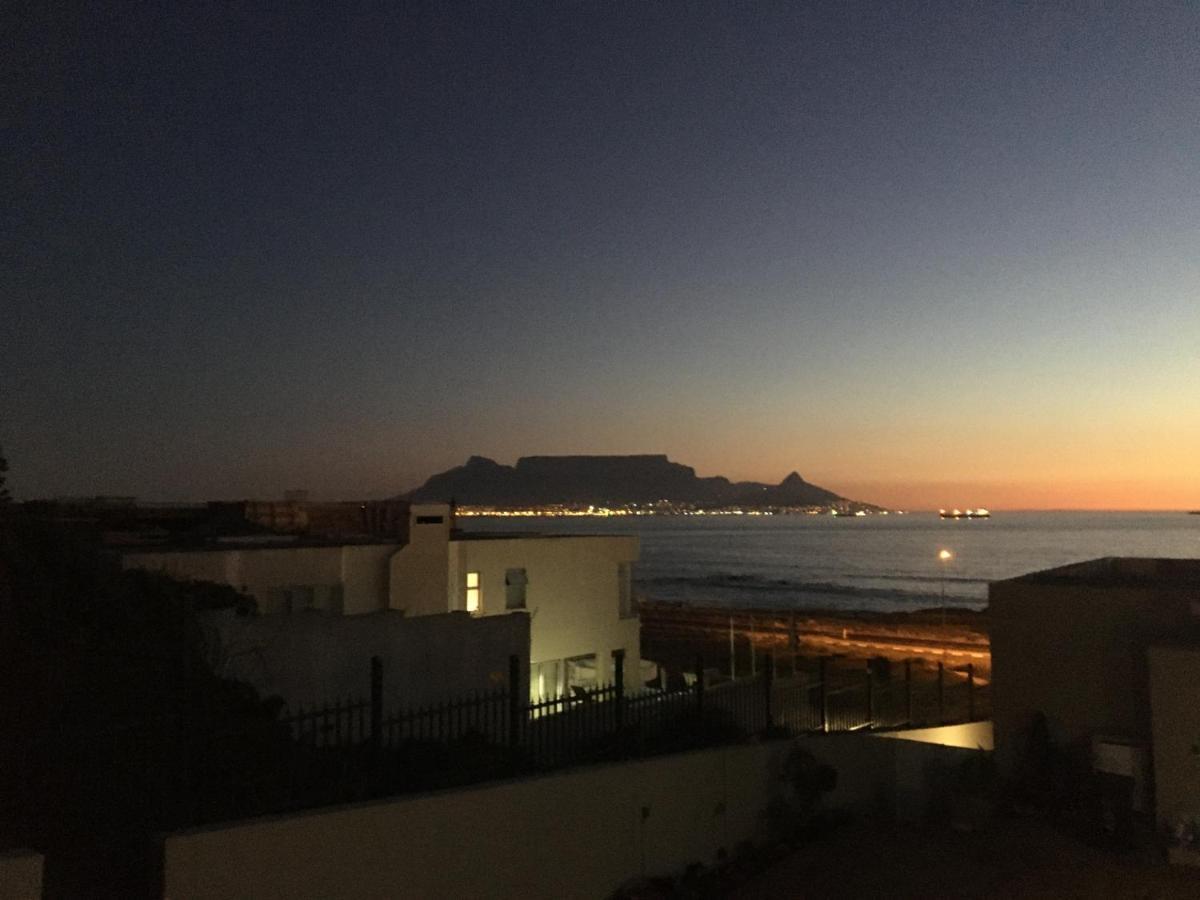 2Whitewaters Bloubergstrand Homestay Esterno foto